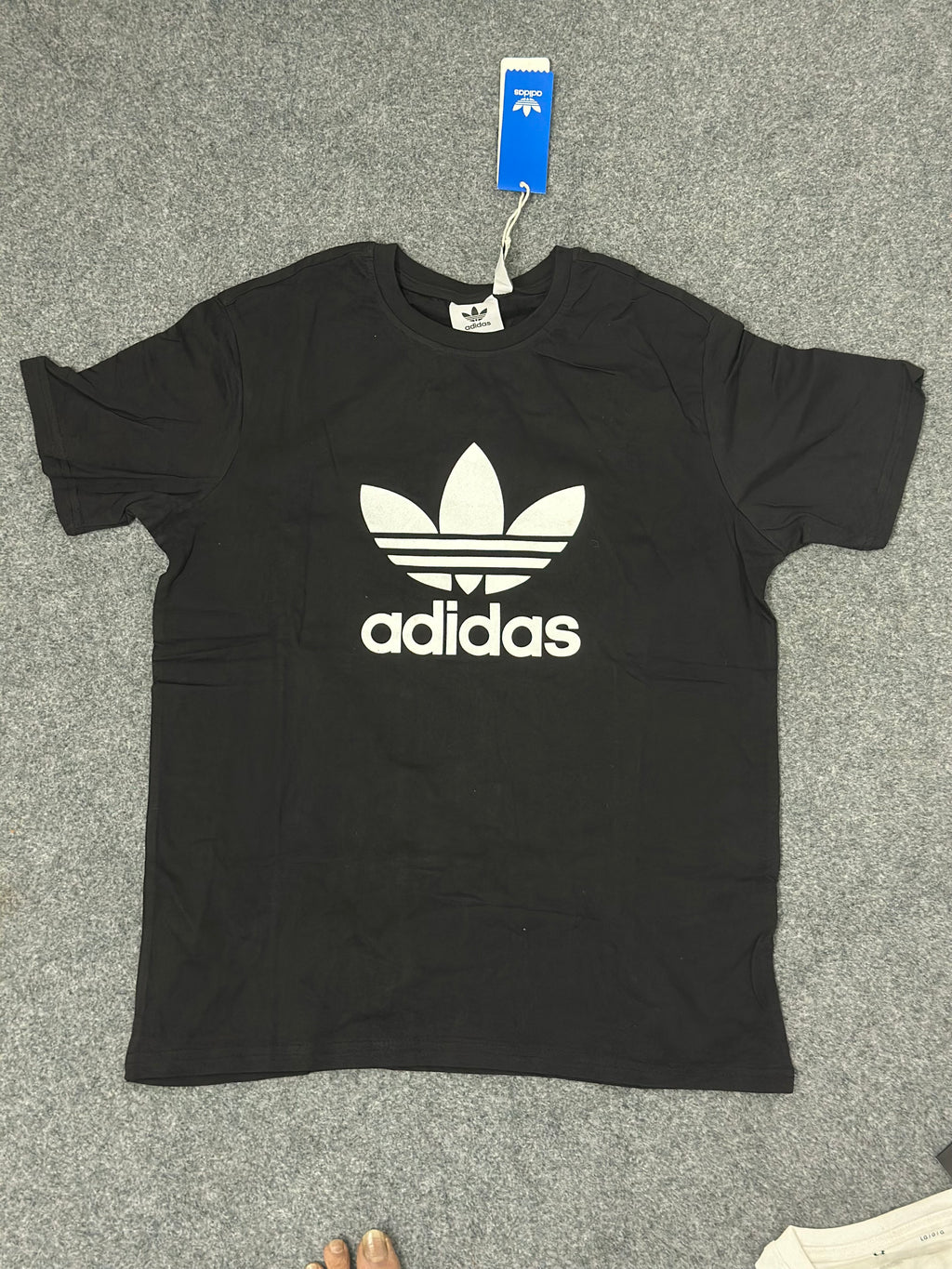 Adidas T-Shirt